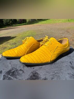 Men's Yellow Croc-Embossed Derby Shoes